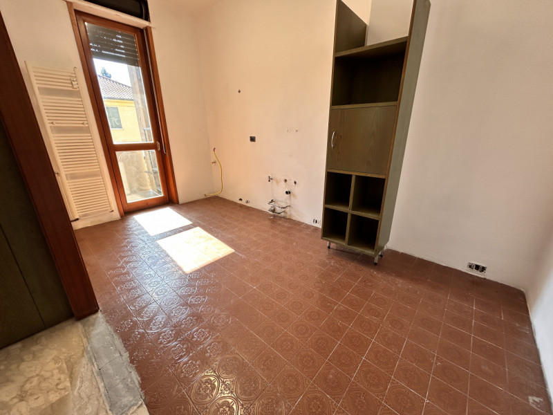 In posizione privilegiata, a due passi dall’ospedale e nel cuore del centro storico, proponiamo i...