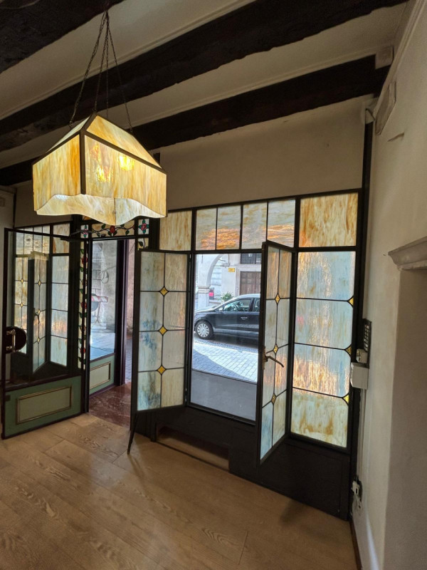 Piccolo locale commerciale in affitto, situato nel cuore di Serravalle, Vittorio Veneto. Si trova...