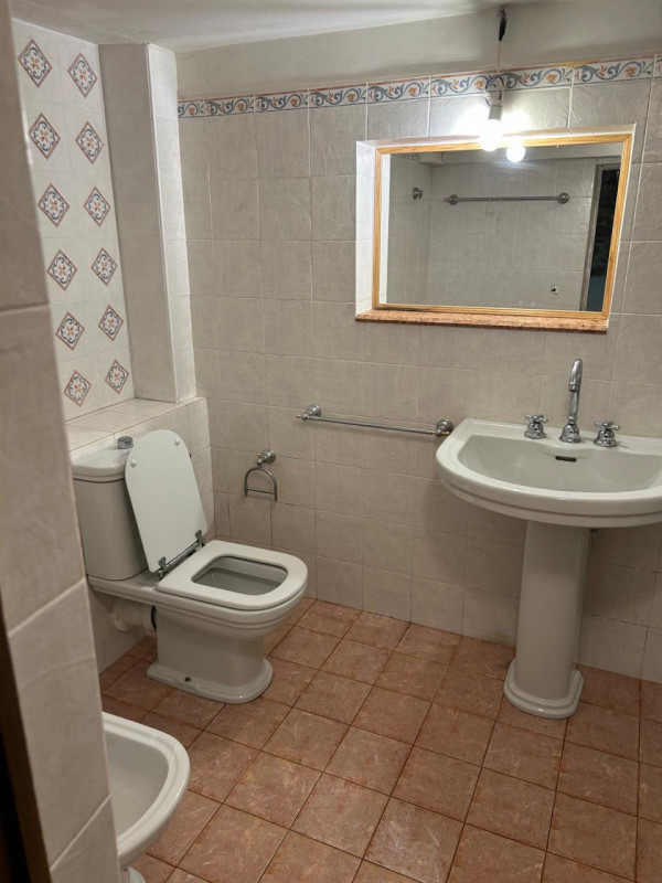 Piccolo locale commerciale in affitto, situato nel cuore di Serravalle, Vittorio Veneto. Si trova...