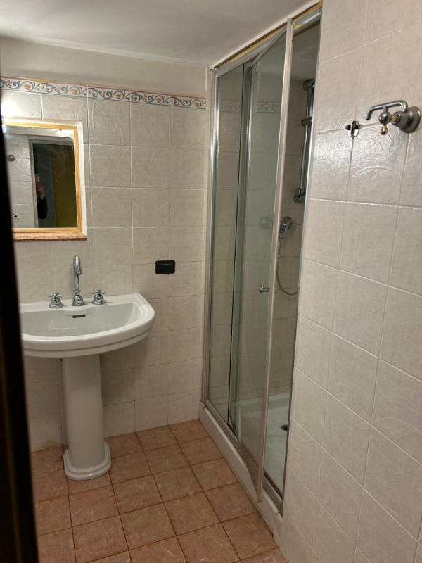 Piccolo locale commerciale in affitto, situato nel cuore di Serravalle, Vittorio Veneto. Si trova...