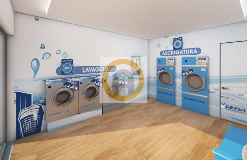 In vendita a Rosà centro, proponiamo un negozio commerciale di circa 75 mq, ideale per chi deside...