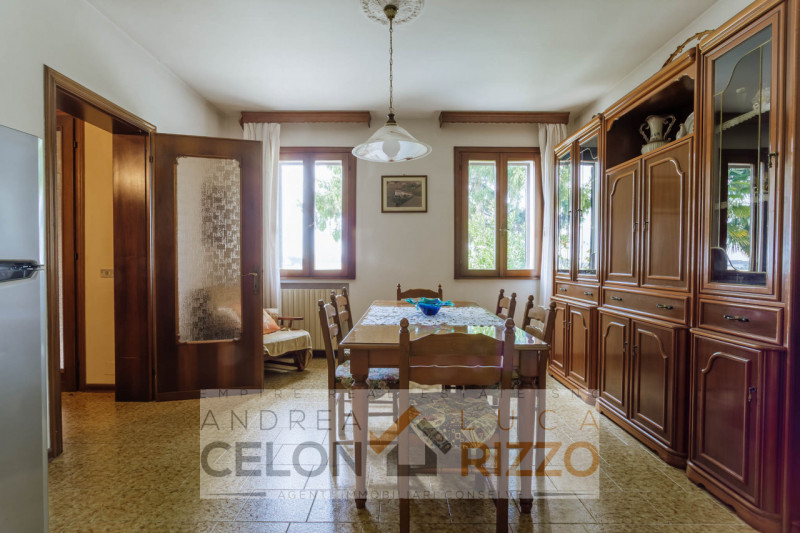 Sogni la tranquillità che solo una casa di campagna ti può dare? Vuoi un oasi di pace dove far gi...