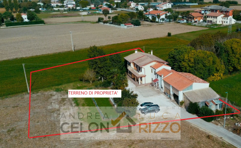 Sogni la tranquillità che solo una casa di campagna ti può dare? Vuoi un oasi di pace dove far gi...