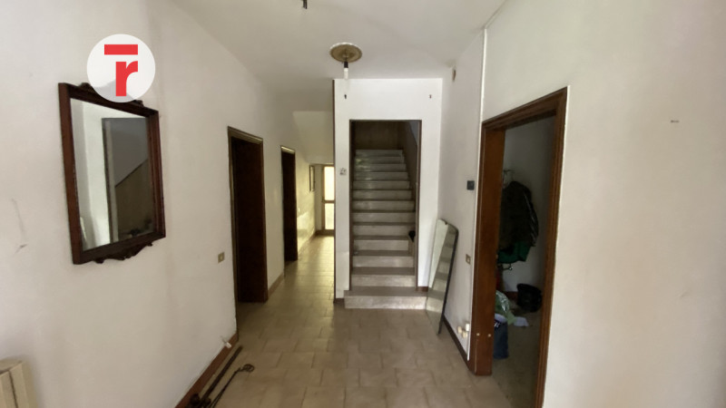 Nella tranquilla zona residenziale di Reschigliano, a pochi passi da tutti i principali servizi —...