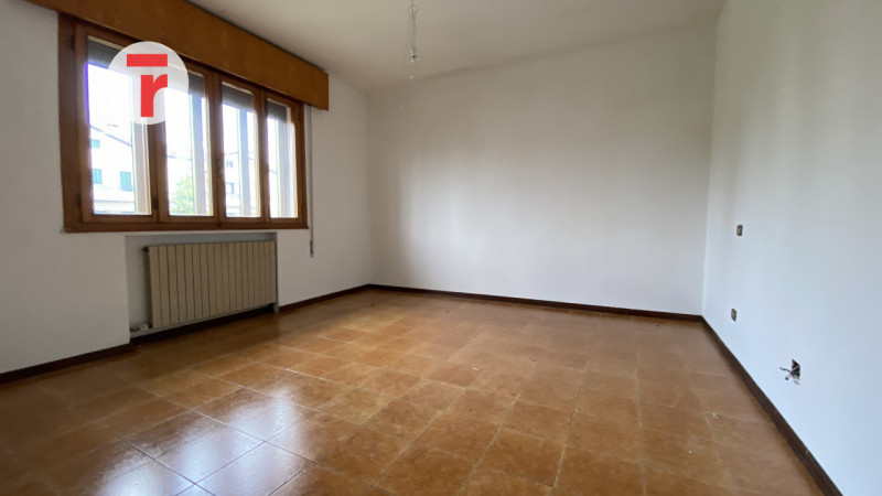 Nella tranquilla zona residenziale di Reschigliano, a pochi passi da tutti i principali servizi —...