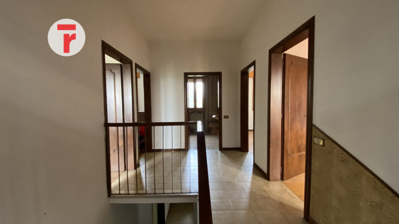 Nella tranquilla zona residenziale di Reschigliano, a pochi passi da tutti i principali servizi —...