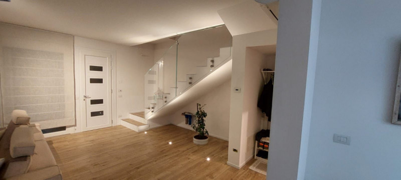 Legnaro elegante porzione di trifamiliare, in una località tranquilla e ben collegata alle princi...