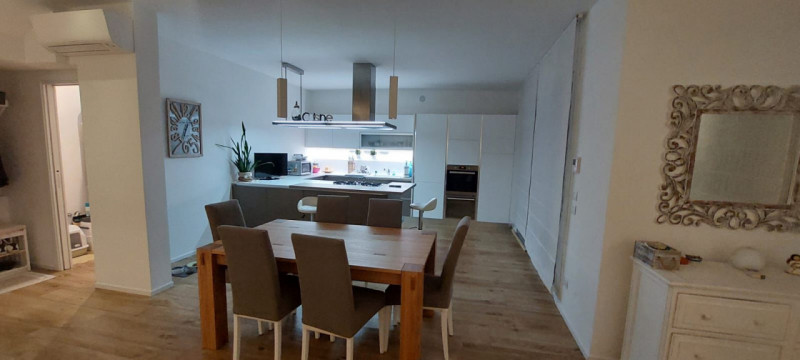 Legnaro elegante porzione di trifamiliare, in una località tranquilla e ben collegata alle princi...