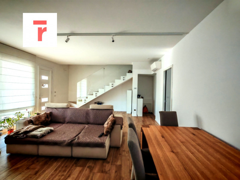 Legnaro elegante porzione di trifamiliare, in una località tranquilla e ben collegata alle princi...