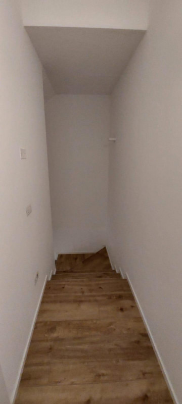 Legnaro elegante porzione di trifamiliare, in una località tranquilla e ben collegata alle princi...