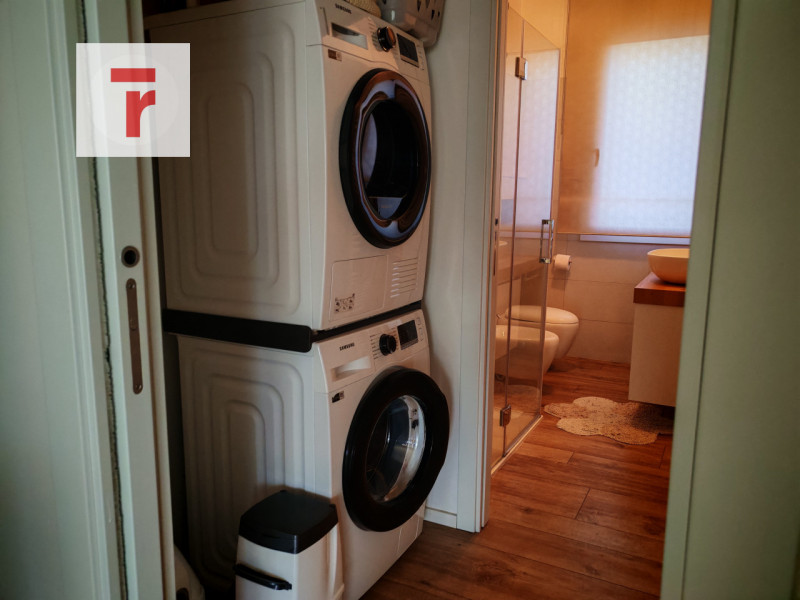 Legnaro elegante porzione di trifamiliare, in una località tranquilla e ben collegata alle princi...