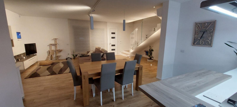 Legnaro elegante porzione di trifamiliare, in una località tranquilla e ben collegata alle princi...