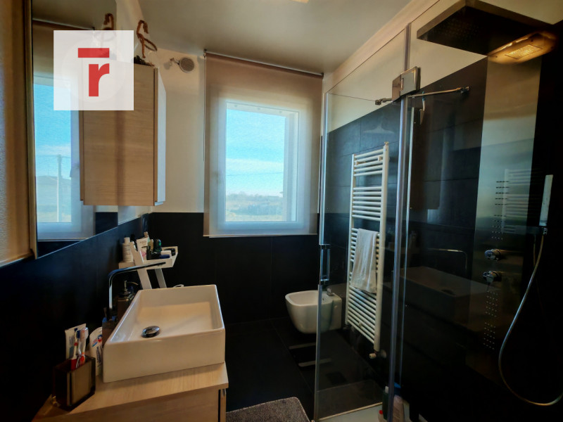 Legnaro elegante porzione di trifamiliare, in una località tranquilla e ben collegata alle princi...