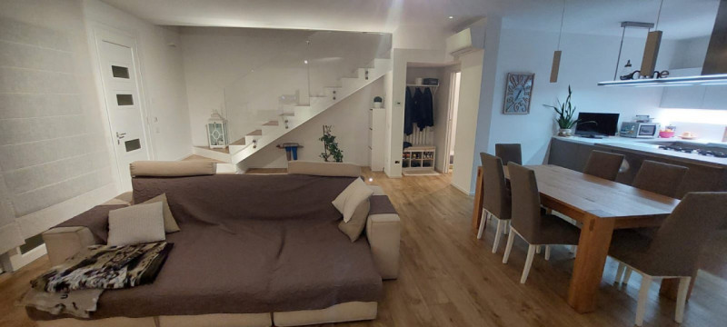 Legnaro elegante porzione di trifamiliare, in una località tranquilla e ben collegata alle princi...