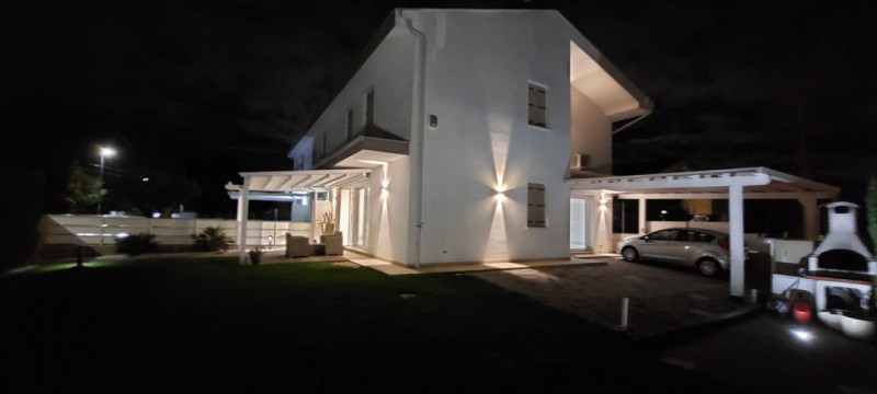 Legnaro elegante porzione di trifamiliare, in una località tranquilla e ben collegata alle princi...