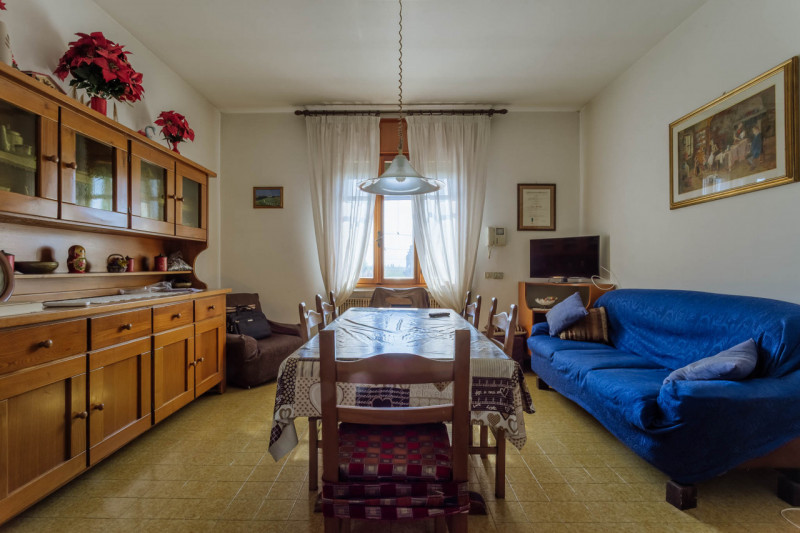 Compendio immobiliare con più fabbricati e ampi spazi verdi a Candiana (PD)

Proponiamo in vendit...