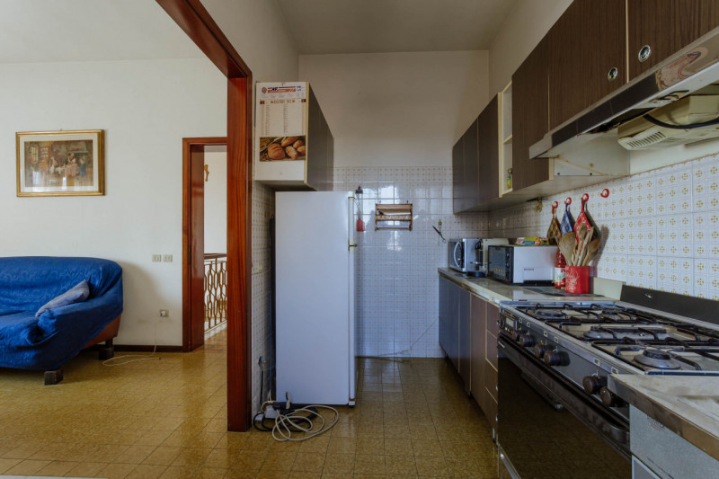 Compendio immobiliare con più fabbricati e ampi spazi verdi a Candiana (PD)

Proponiamo in vendit...