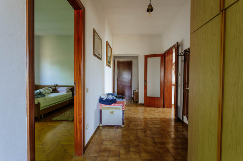 Compendio immobiliare con più fabbricati e ampi spazi verdi a Candiana (PD)

Proponiamo in vendit...