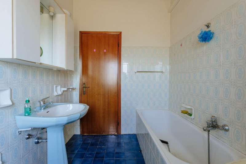 Compendio immobiliare con più fabbricati e ampi spazi verdi a Candiana (PD)

Proponiamo in vendit...