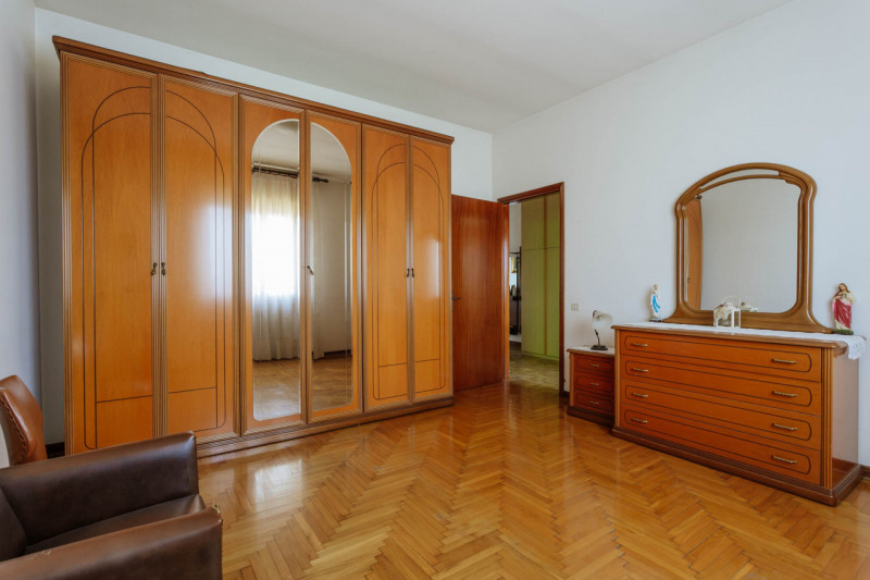 Compendio immobiliare con più fabbricati e ampi spazi verdi a Candiana (PD)

Proponiamo in vendit...