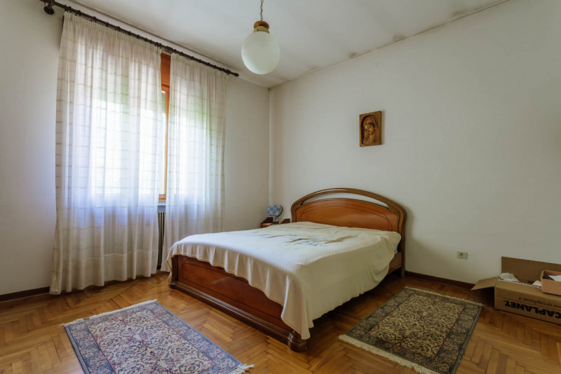 Compendio immobiliare con più fabbricati e ampi spazi verdi a Candiana (PD)

Proponiamo in vendit...