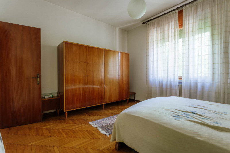 Compendio immobiliare con più fabbricati e ampi spazi verdi a Candiana (PD)

Proponiamo in vendit...