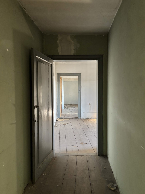 TOTALMENTE DA RISTRUTTURARE BELLISSIMA CASA D'EPOCA!!! PERFETTA PER TE, CON AMPIO GIARDINO..., IN...