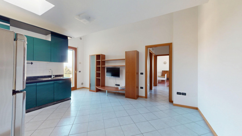 DEBBA

Inserito in un contesto tranquillo, la zona è piacevole , situata a breve distanza dalla c...