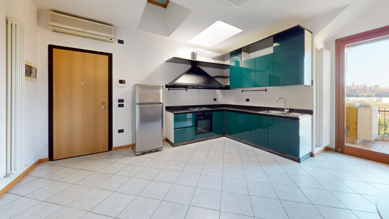 DEBBA

Inserito in un contesto tranquillo, la zona è piacevole , situata a breve distanza dalla c...