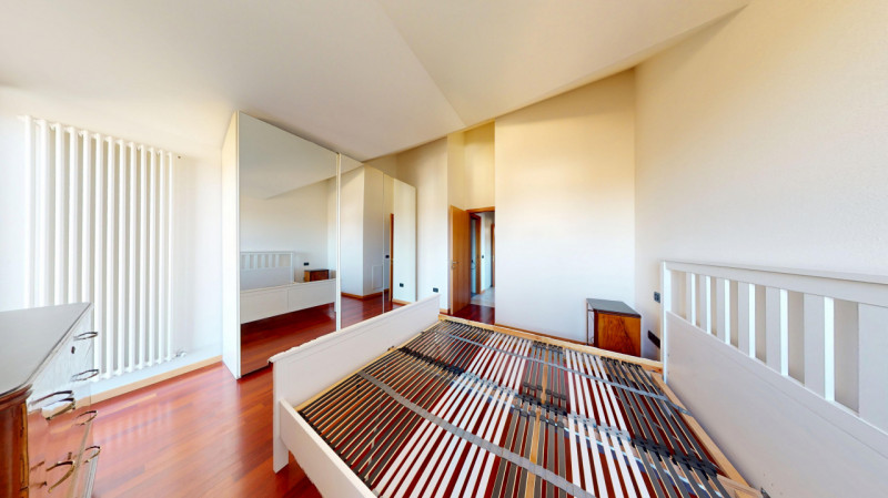 DEBBA

Inserito in un contesto tranquillo, la zona è piacevole , situata a breve distanza dalla c...