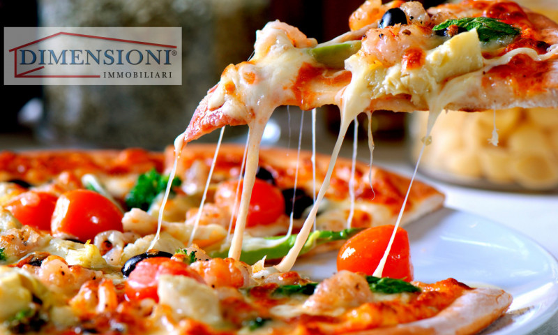 PADOVA A ridosso delle mura storiche, proponiamo in vendita attività di rinomato Ristorante/Pizze...