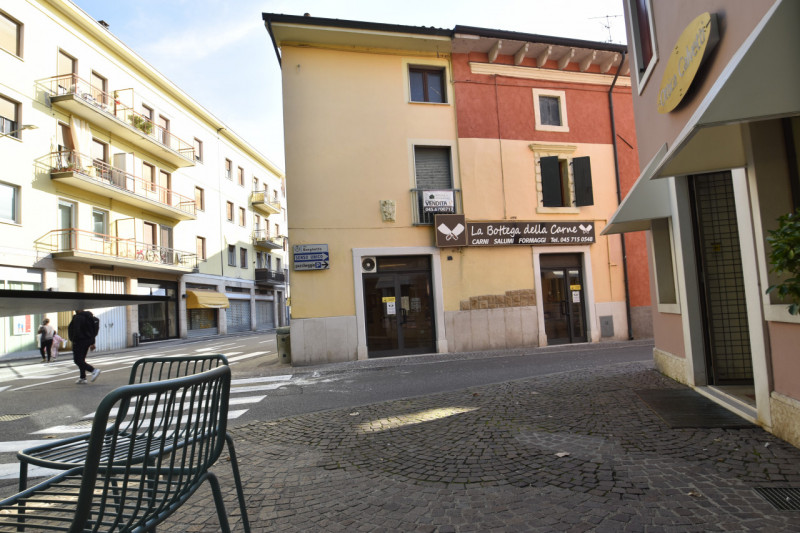 Bussolengo Affitto Negozio