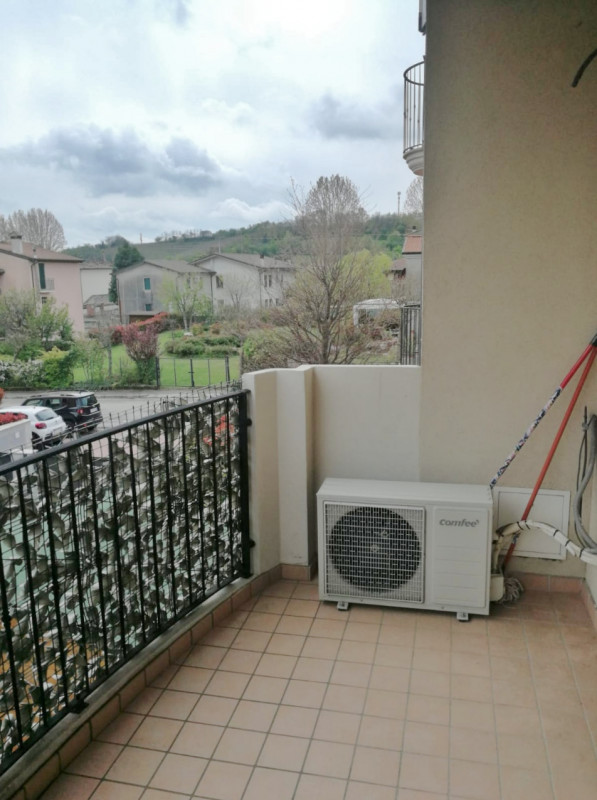 AMPIO BICAMERE IN RECENTE CONTESTO CON DUE BAGNI E GARAGE DOPPIO IN VENDITA IN TRANQUILLA E VERDE...