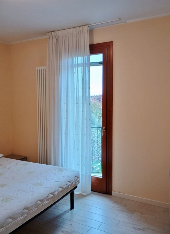 AMPIO BICAMERE IN RECENTE CONTESTO CON DUE BAGNI E GARAGE DOPPIO IN VENDITA IN TRANQUILLA E VERDE...