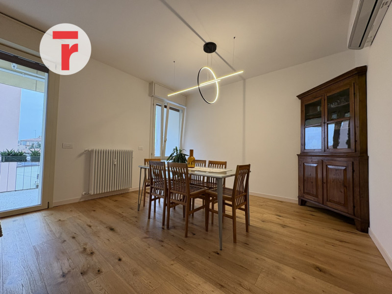 Nel cuore della vivace zona della Santissima Trinità, a pochi passi dalla piazzetta Buonarroti e ...