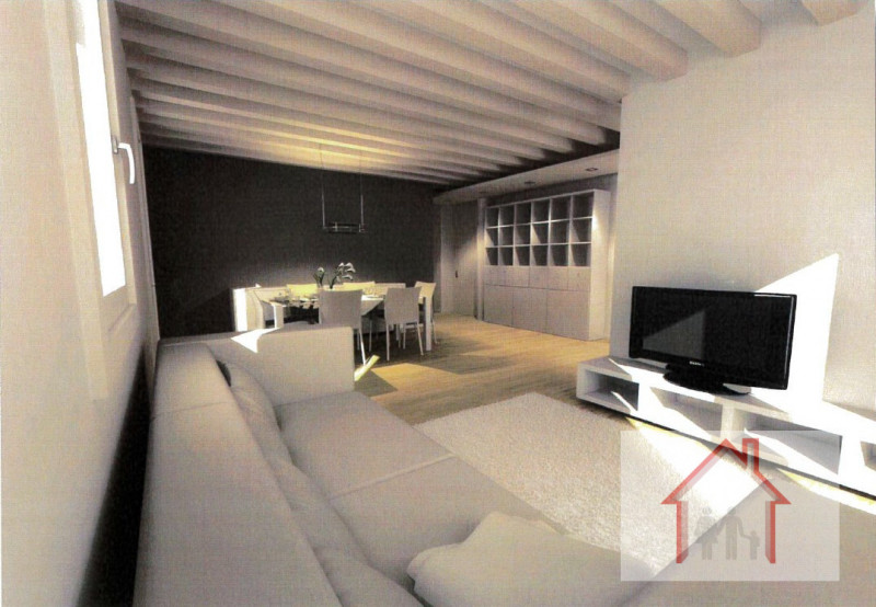 Situati nel cuore di Povegliano, proponiamo in vendita questo splendido appartamento quadrilocale...