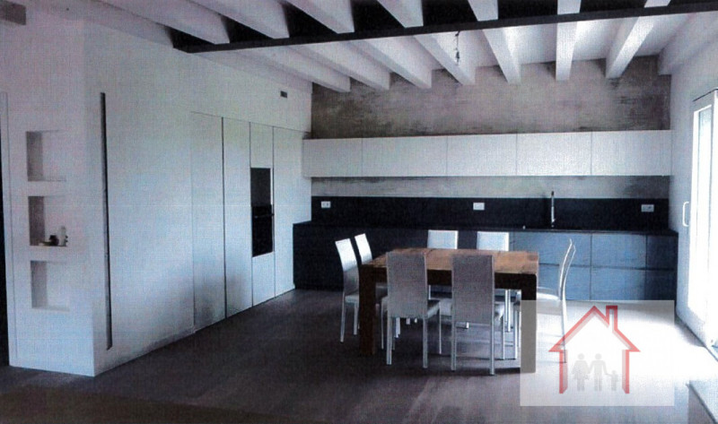 Situati nel cuore di Povegliano, proponiamo in vendita questo splendido appartamento quadrilocale...