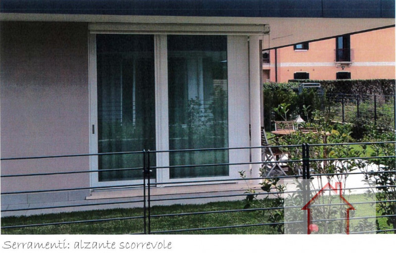 Situati nel cuore di Povegliano, proponiamo in vendita questo splendido appartamento quadrilocale...