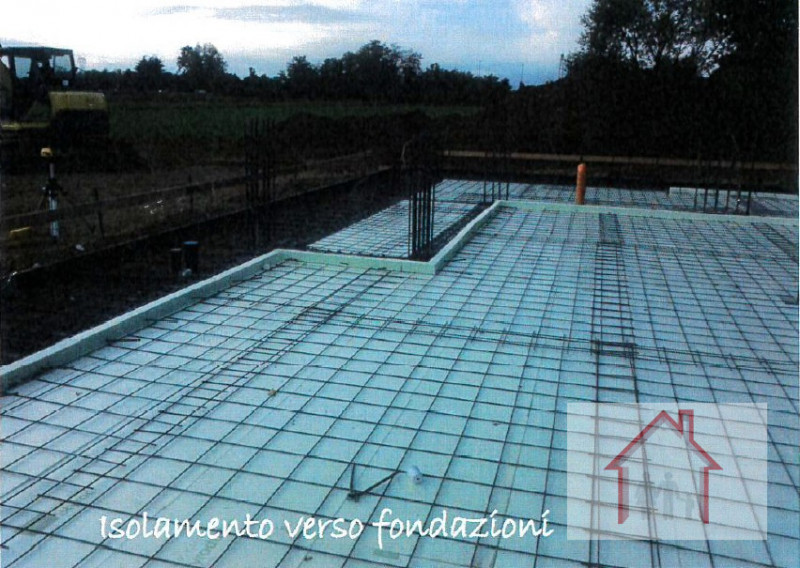 Situati nel cuore di Povegliano, proponiamo in vendita questo splendido appartamento quadrilocale...