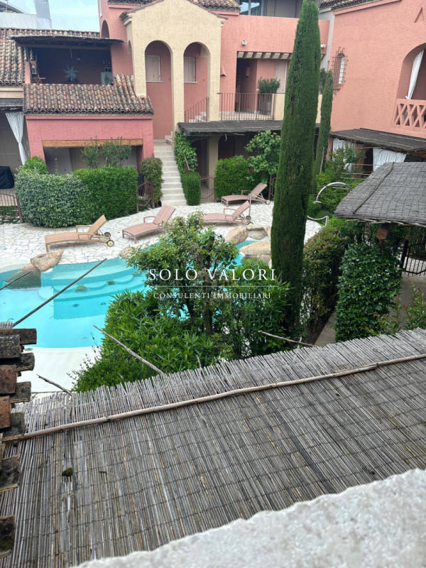 Rif. JC17 (per info 3381655389 Andrea Simionato)

Proponiamo in vendita un raffinato appartamento...