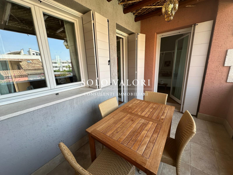 Rif. JC17 (per info 3381655389 Andrea Simionato)

Proponiamo in vendita un raffinato appartamento...