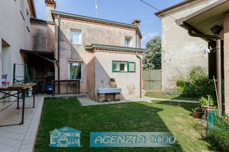 A OLMO DI TRIBANO LA TUA CASA TI ASPETTA !!! GRANDE OPPORTUNITA' DI CASA ACCOSTATA TIPO RUSTICO T...