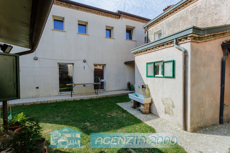 A OLMO DI TRIBANO LA TUA CASA TI ASPETTA !!! GRANDE OPPORTUNITA' DI CASA ACCOSTATA TIPO RUSTICO T...