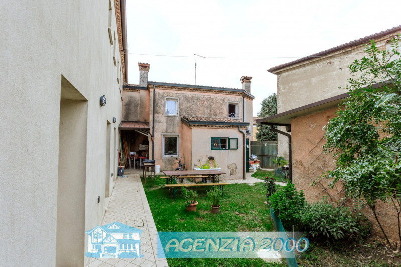 A OLMO DI TRIBANO LA TUA CASA TI ASPETTA !!! GRANDE OPPORTUNITA' DI CASA ACCOSTATA TIPO RUSTICO T...