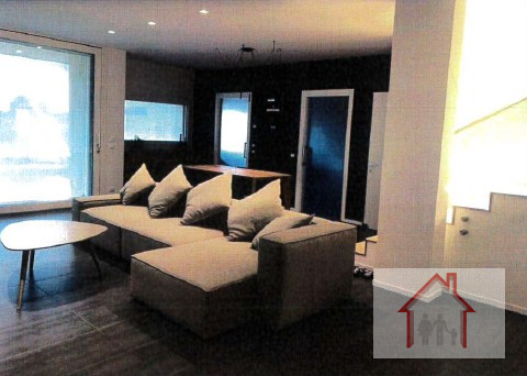 Situati nel cuore di Povegliano, proponiamo in vendita questo splendido appartamento quadrilocale...