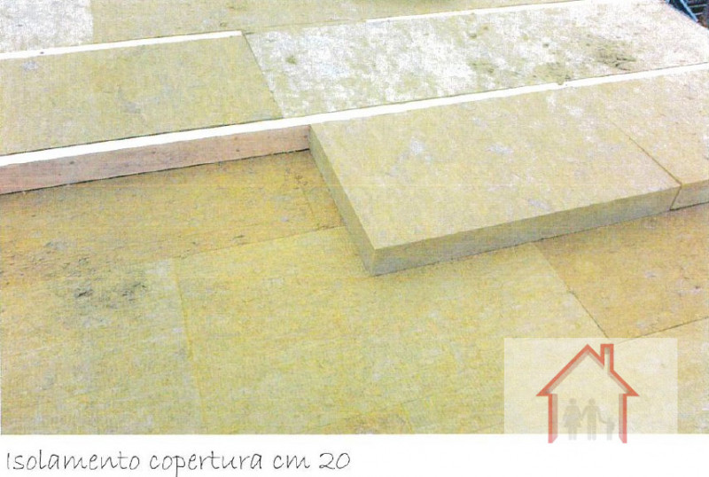 Situati nel cuore di Povegliano, proponiamo in vendita questo splendido appartamento quadrilocale...