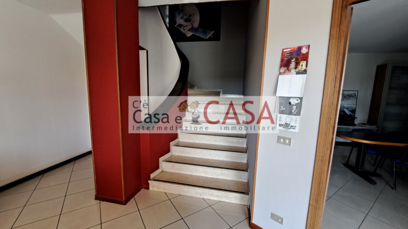 RUBANO: Disponibile da marzo, zona artigianale, con ingresso indipendente ufficio di c.a. 180 mq ...