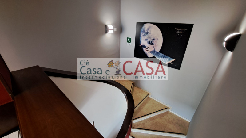 RUBANO: Disponibile da marzo, zona artigianale, con ingresso indipendente ufficio di c.a. 180 mq ...