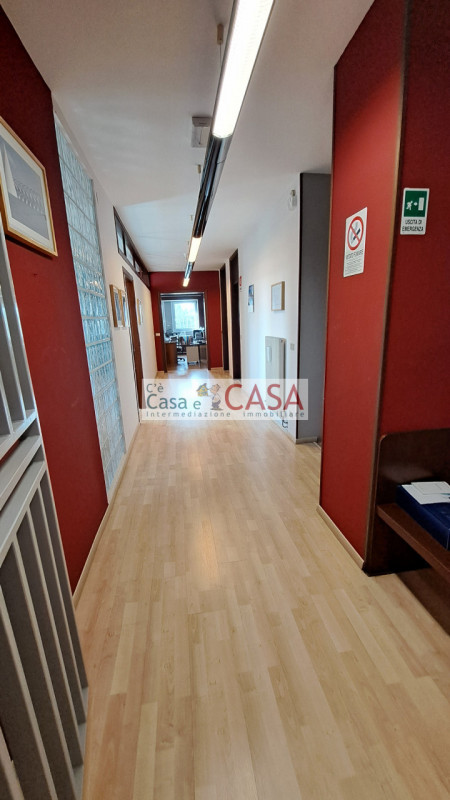 RUBANO: Disponibile da marzo, zona artigianale, con ingresso indipendente ufficio di c.a. 180 mq ...