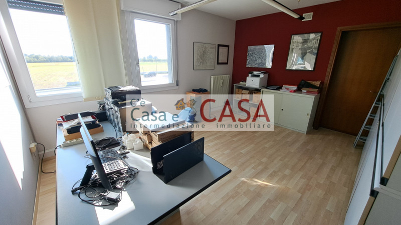RUBANO: Disponibile da marzo, zona artigianale, con ingresso indipendente ufficio di c.a. 180 mq ...